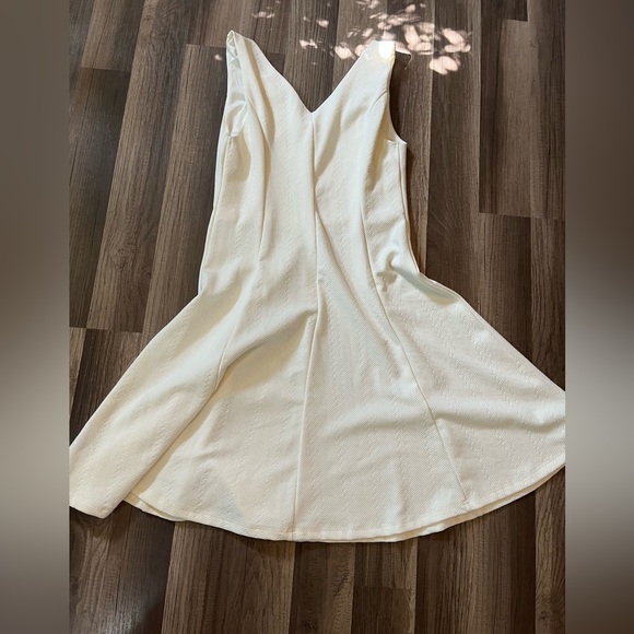 She + Sky  V-neck/back Sleeveless Swing Hem Dress SZ Large - Picture 2 of 9